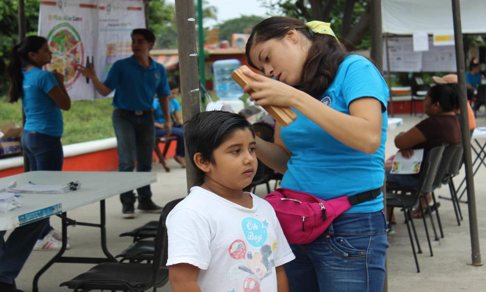 Atienden universitarios a más de 330 personas en Joyas del Pedregal