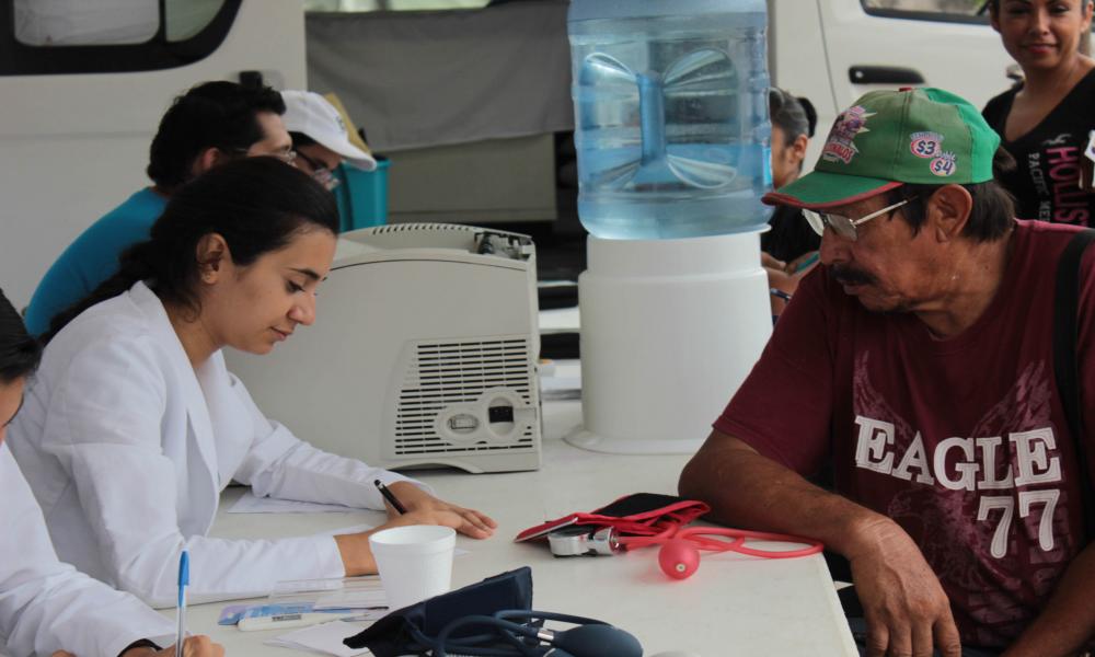 Atienden universitarios a más de 330 personas en Joyas del Pedregal