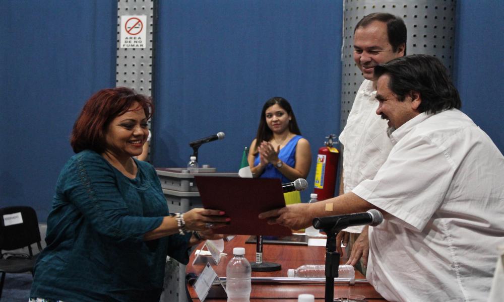Entregan certificación internacional a carrera de Abogado del CUCosta