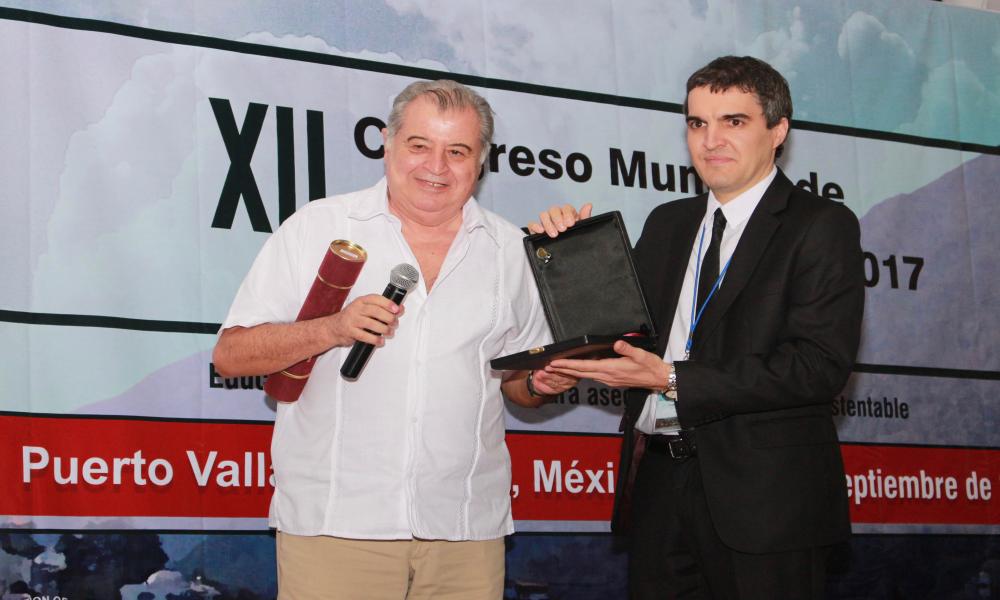 Educación de calidad, aporte de universidades a la sociedad Trinidad Padilla