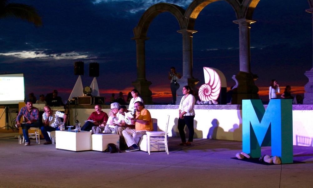 Inauguran encuentro de poetas Letras en la Mar