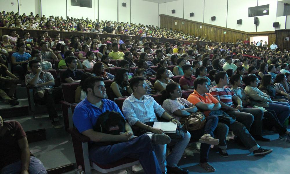 Comienzan su vida Universitaria más de mil alumnos de nuevo ingreso