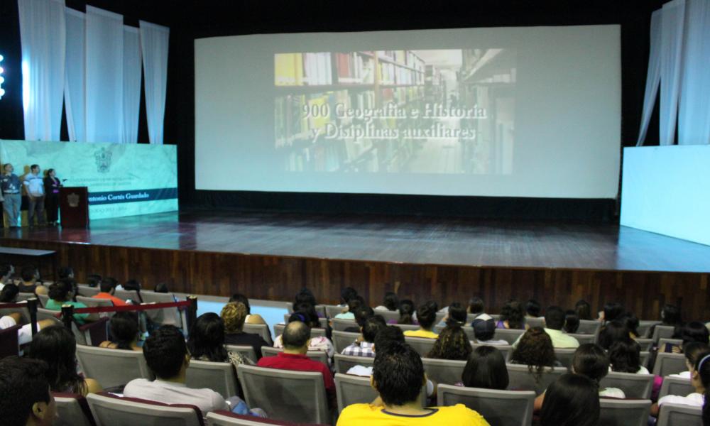 Comienzan su vida Universitaria más de mil alumnos de nuevo ingreso