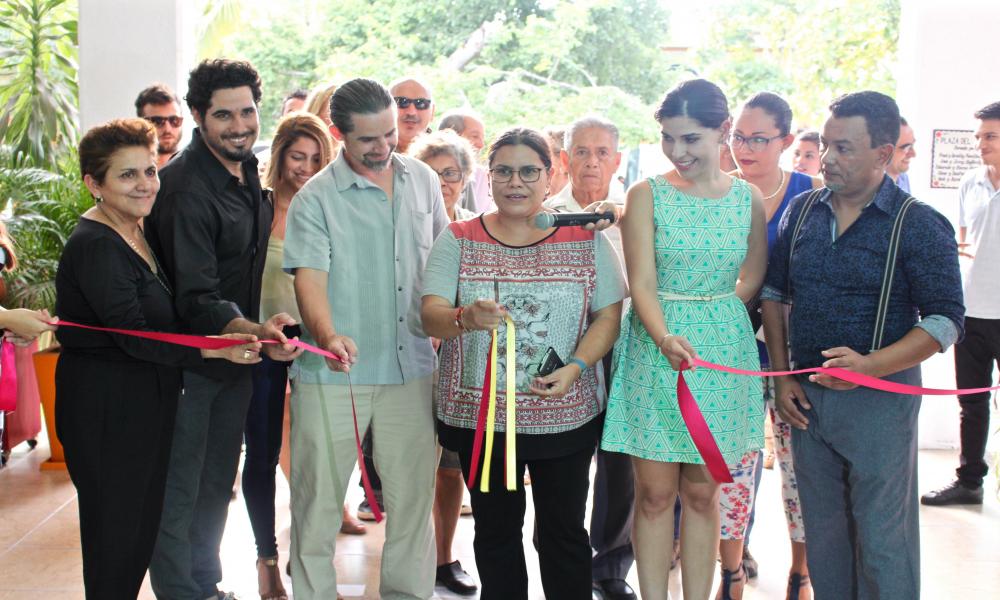 Exponen artistas plásticos fotografías de naturaleza en CUCosta