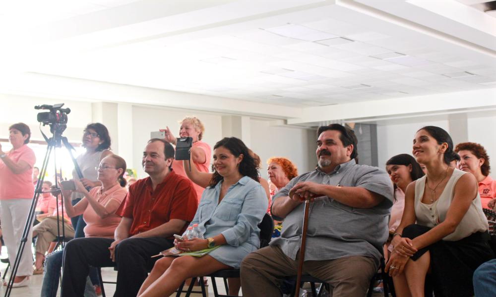 Rector del CUCosta reitera compromiso institucional con adultos mayores