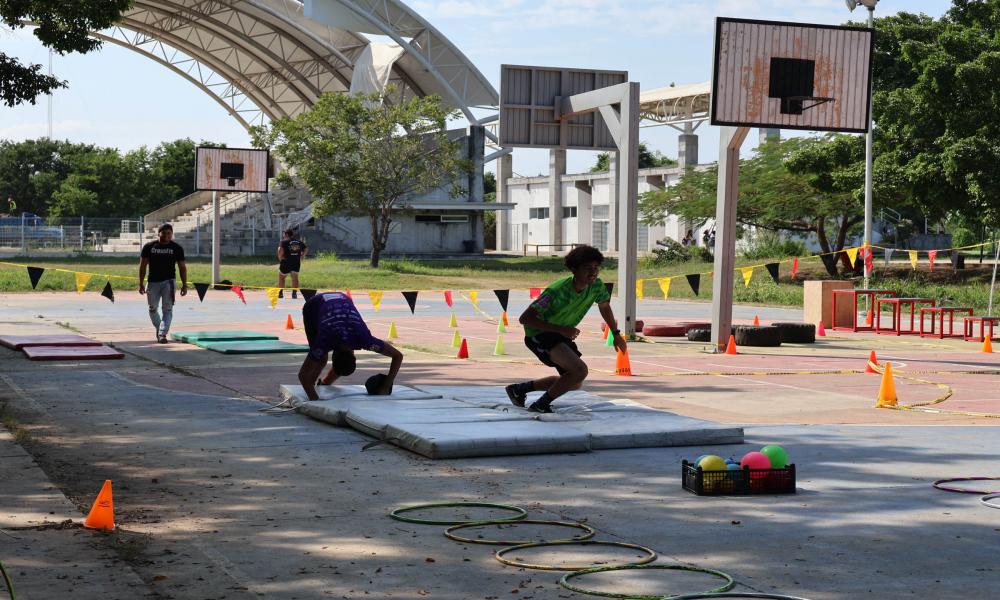 Viven estudiantes la experiencia de las “Jornadas de Ciencias Biológicas y de la Salud 2024”