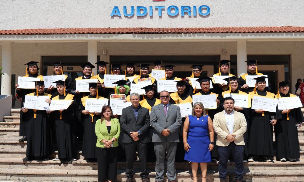 Doble Graduación; orgullosos se gradúan Ingenieros en Telemática y Videojuegos