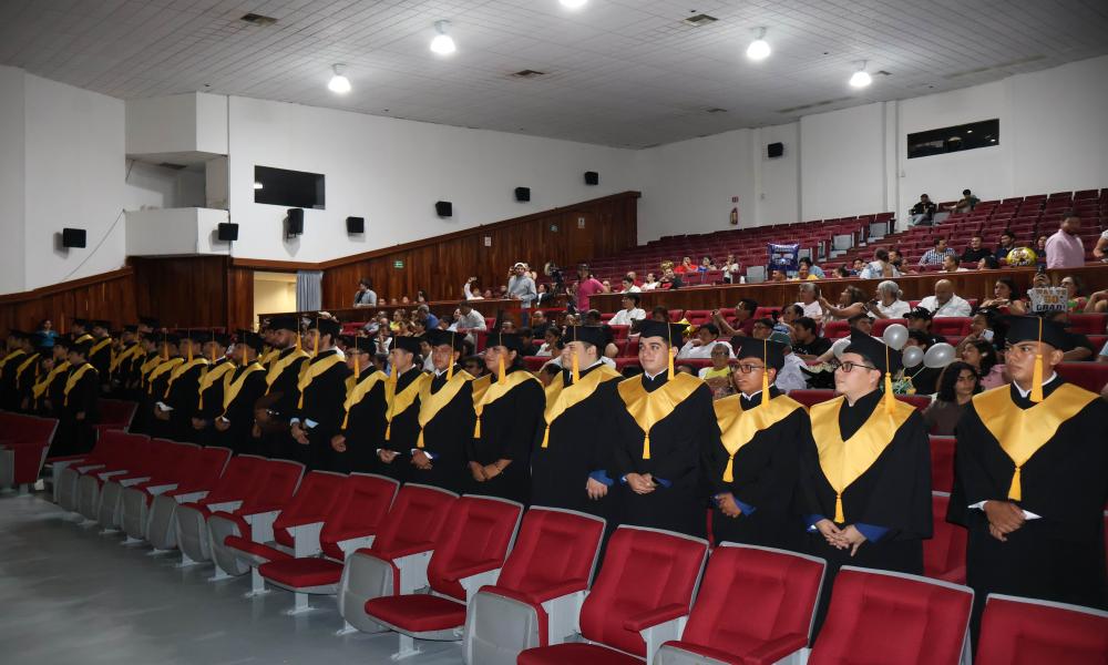 Doble Graduación; orgullosos se gradúan Ingenieros en Telemática y Videojuegos