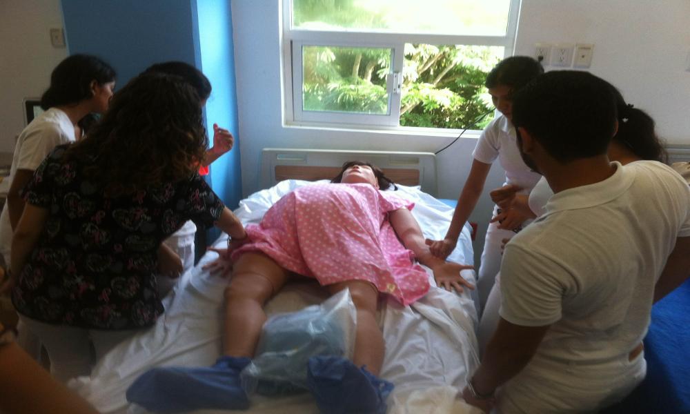 Invierte CUCosta más de 10 mdp en futuros Médicos