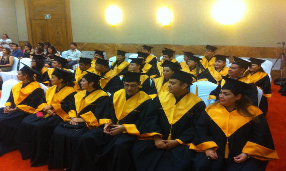 Certifica CUCosta a personal de Grupo Velas