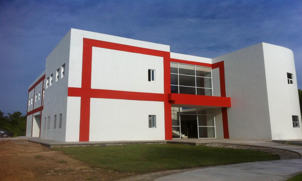 Invierte CUCosta más de 10 mdp en futuros Médicos