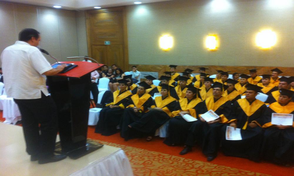 Certifica CUCosta a personal de Grupo Velas