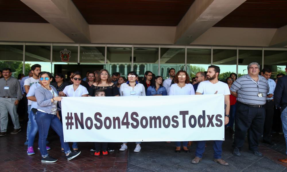 Paran labores en protesta por desaparición de estudiantes