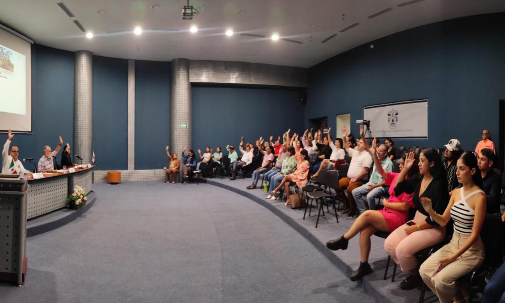 Toman protesta nuevos consejeros del Centro Universitario de la Costa