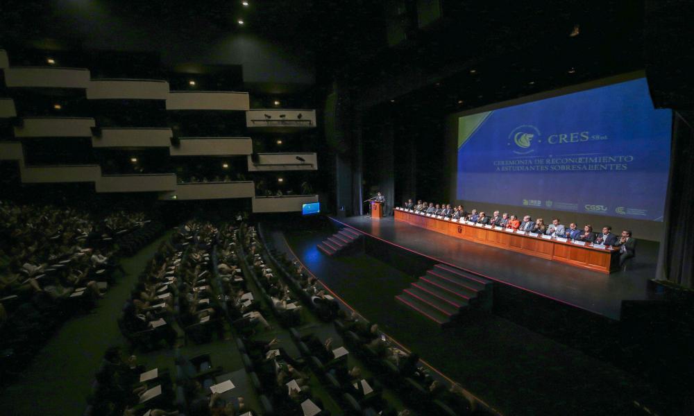 Reconocen a los 286 mejores promedios de la Universidad de Guadalajara