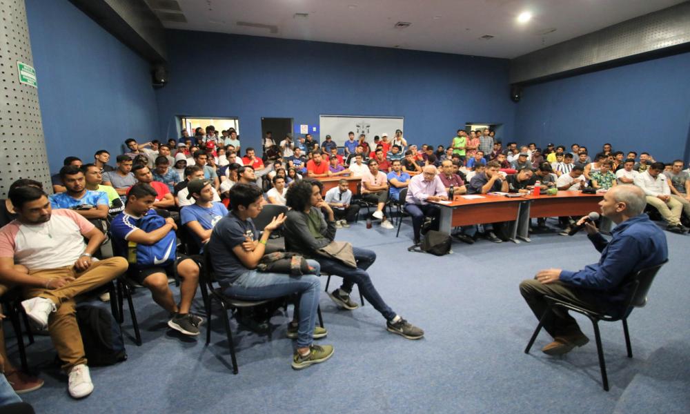 En el CUCosta Imparten Conferencia ¿Cómo Respondemos los Hombres ante de los Derechos de las Mujeres