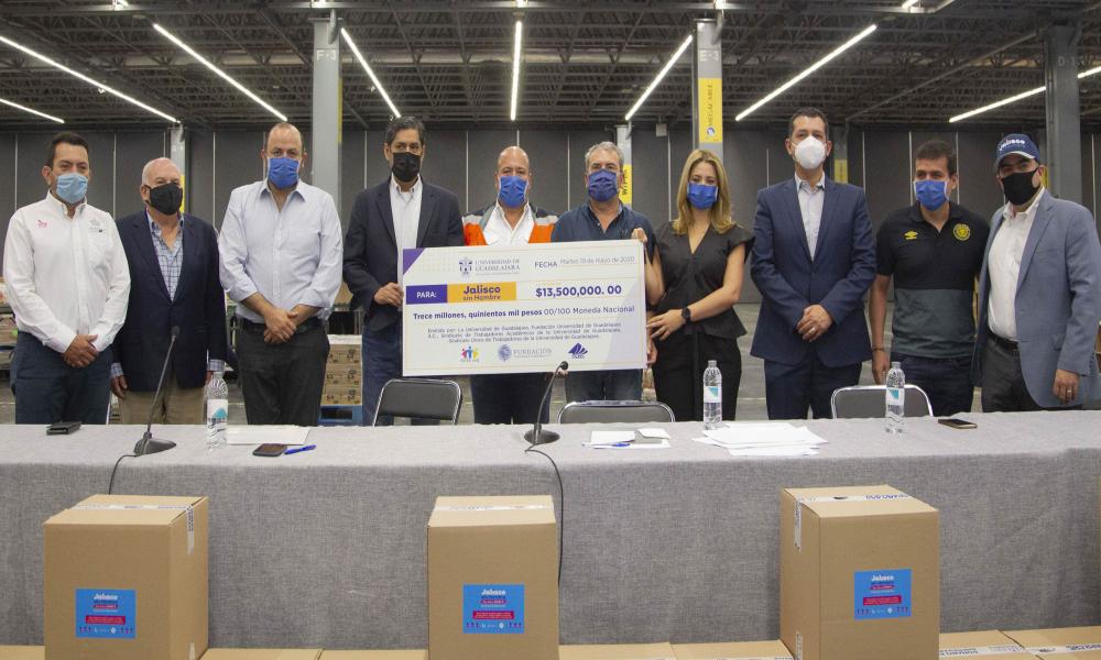 UdeG entrega 13.5 millones de pesos para despensas destinadas a estudiantes con mayor necesidad