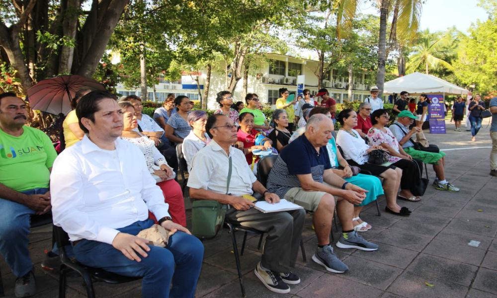 CUCosta realiza “1era. Feria del Adulto Mayor”