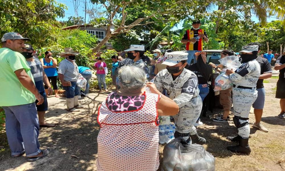 Entregan 236 despensas a afectados por huracán “Nora” en Tomatlán y Cabo Corrientes