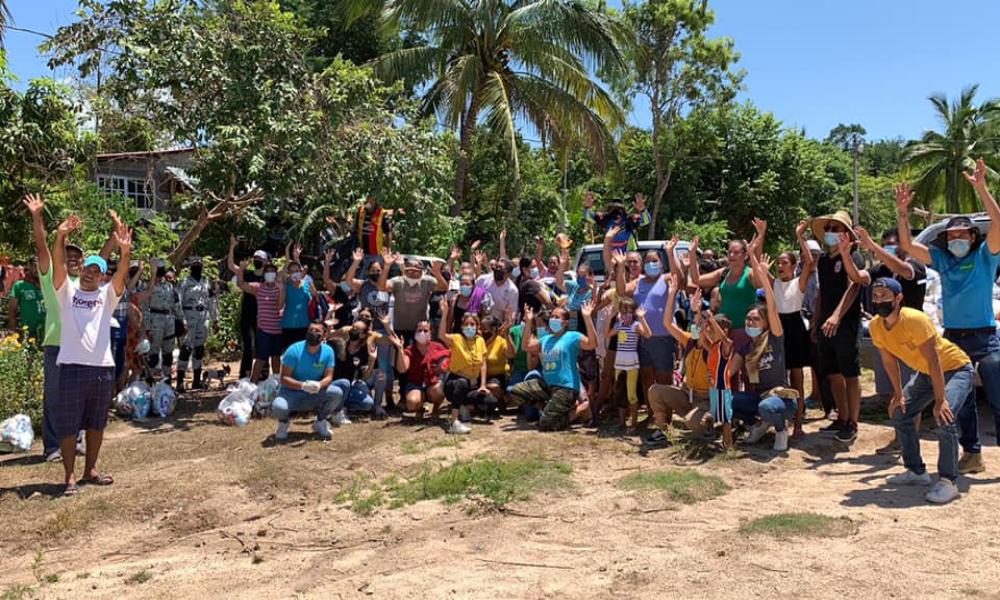 Entregan 236 despensas a afectados por huracán “Nora” en Tomatlán y Cabo Corrientes