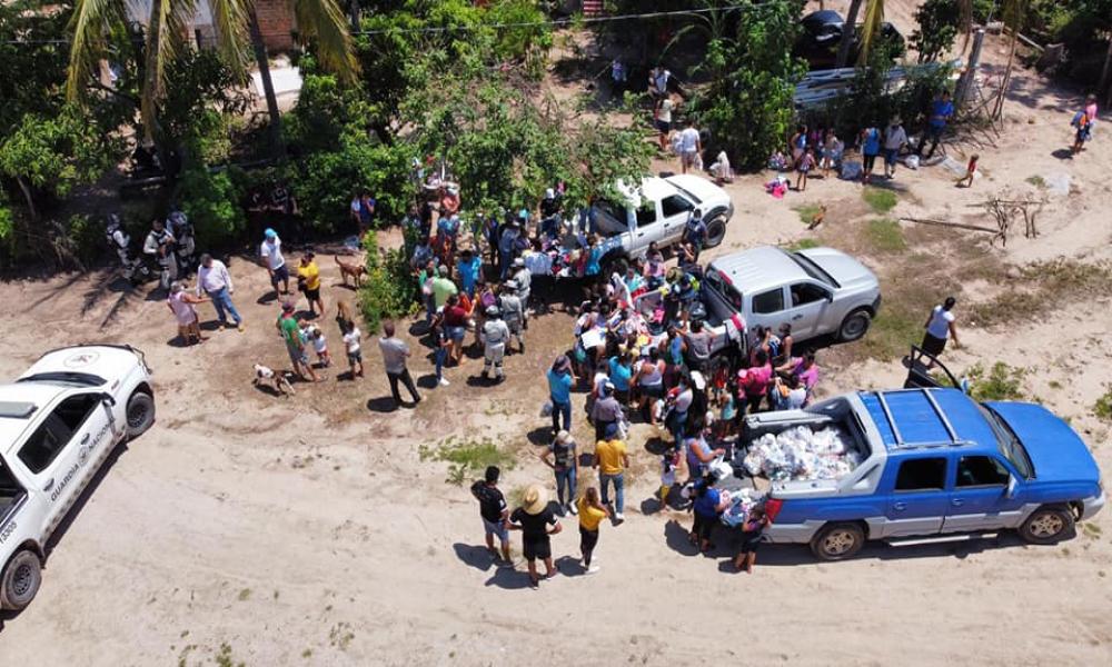 Entregan 236 despensas a afectados por huracán “Nora” en Tomatlán y Cabo Corrientes