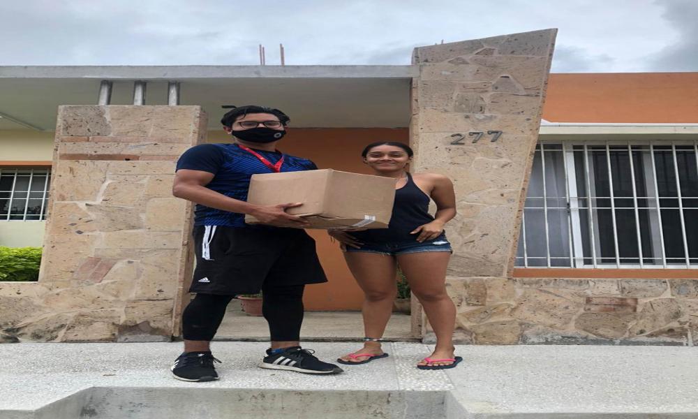 Entrega CUCosta despensas beneficiando a 300 personas en la Costa Alegre de Jalisco