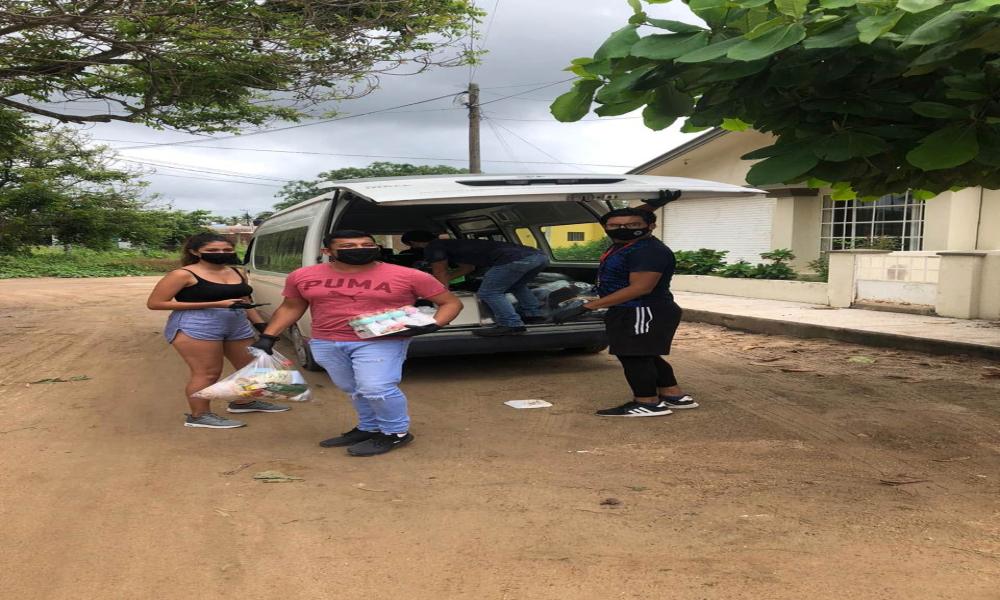 Entrega CUCosta despensas beneficiando a 300 personas en la Costa Alegre de Jalisco