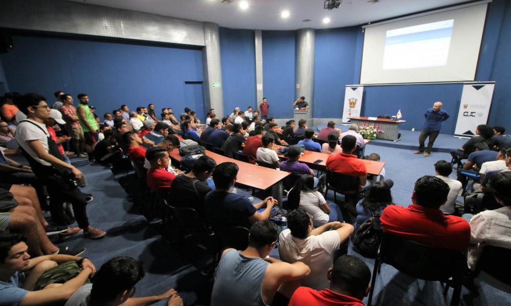 En el CUCosta Imparten Conferencia ¿Cómo Respondemos los Hombres ante de los Derechos de las Mujeres