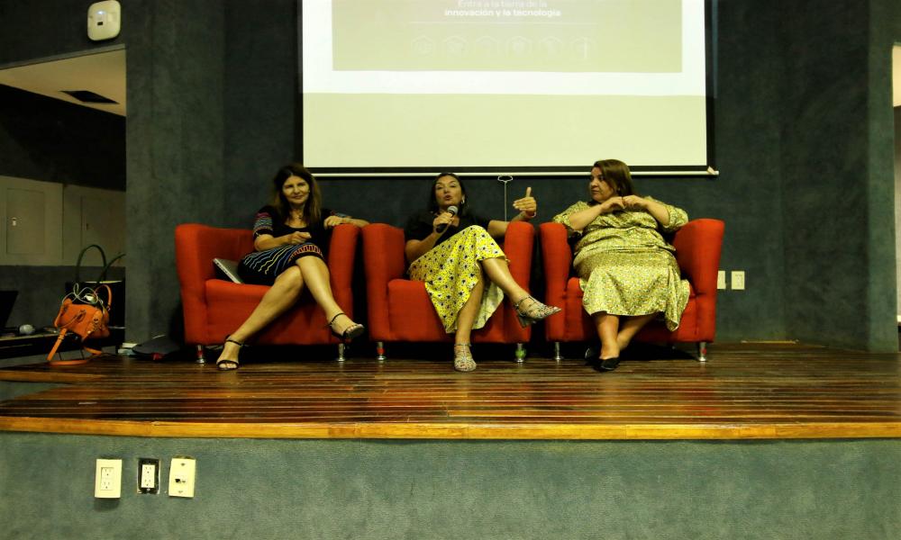 En el CUCosta Impartieron la Conferencia “Economía Feminista, Nuevos Retos del Trabajo en el Siglo XXI”