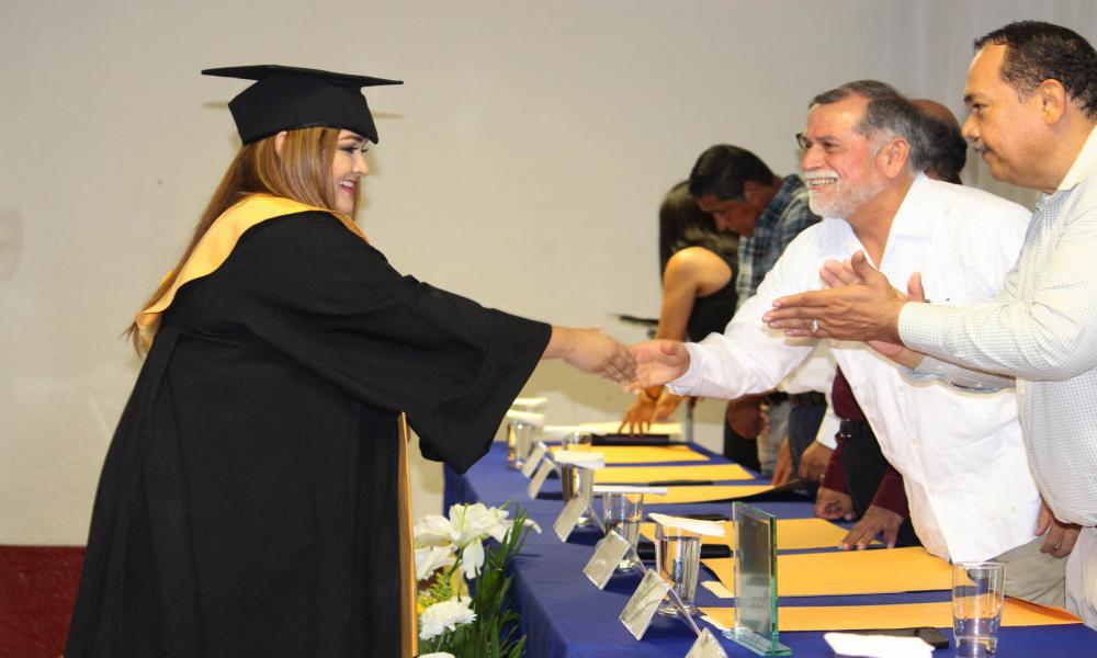 Se gradúa segunda generación de Licenciatura en Administración del Módulo Universitario en Tomatlán, Jalisco