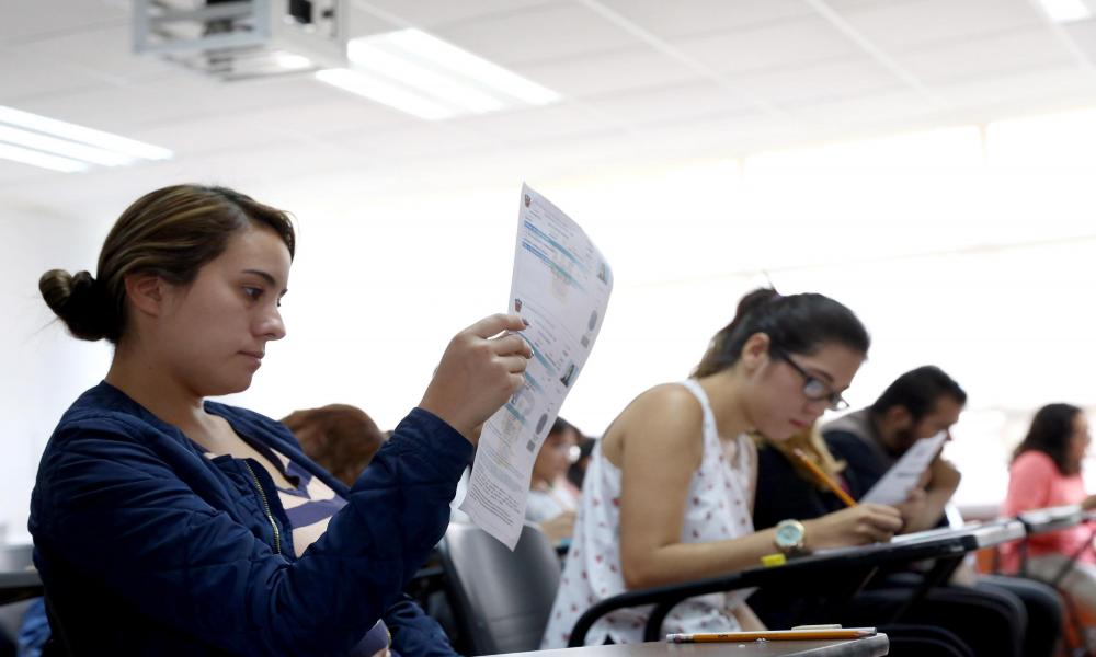 Padres y Tutores de Aspirantes no Admitidos Solicitan más Espacios a Nivel Superior