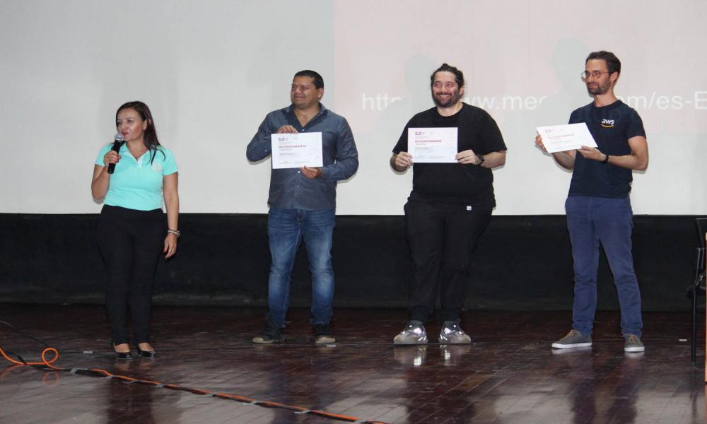 En el CUCosta, cerca de 500 estudiantes asistieron a las magnas conferencias de Innovación Tecnológica de Amazon Web Serv