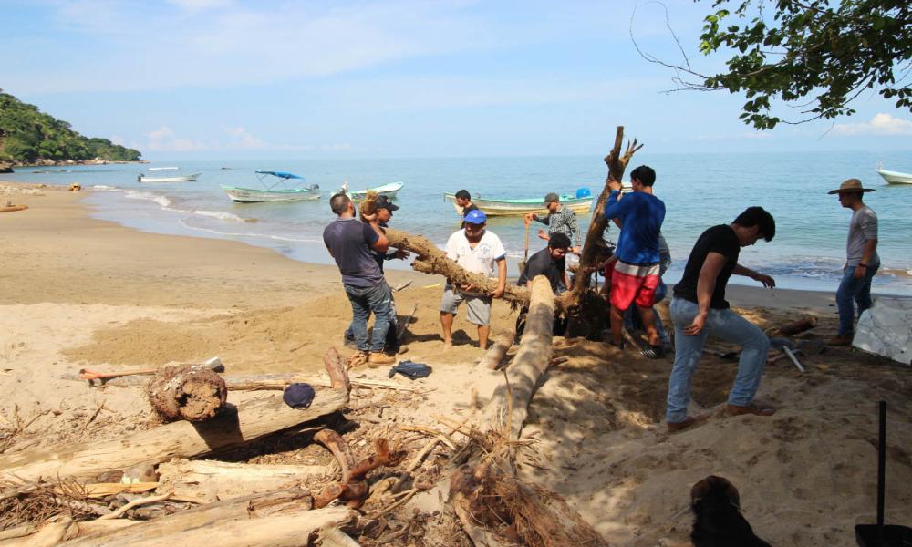 “Brigadas Universitarias “del CUCosta, llevó ayuda a familias del poblado de Pizota