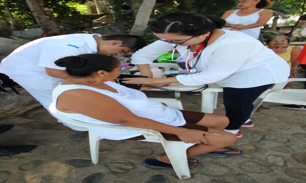 “Brigadas Universitarias “del CUCosta, llevó ayuda a familias del poblado de Pizota