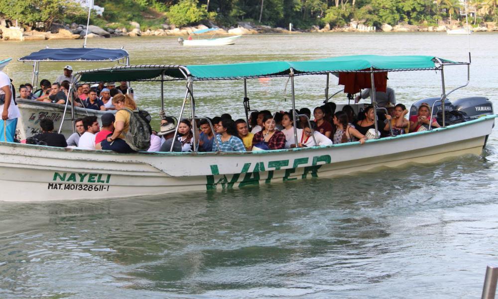 “Brigadas Universitarias “del CUCosta, llevó ayuda a familias del poblado de Pizota