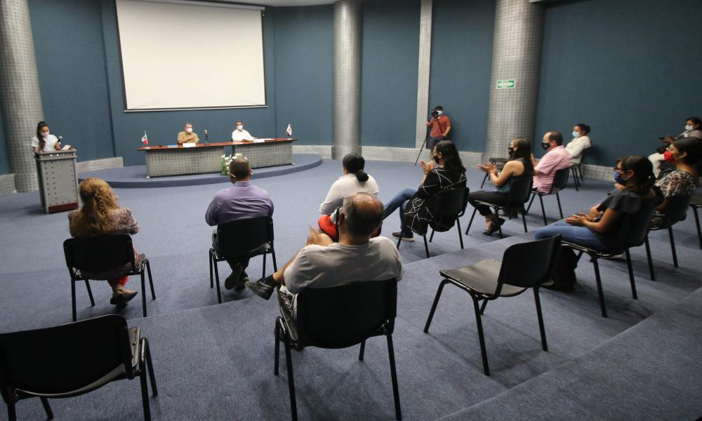 CUCosta recibió el dictamen de re acreditación de la Licenciatura en Biología