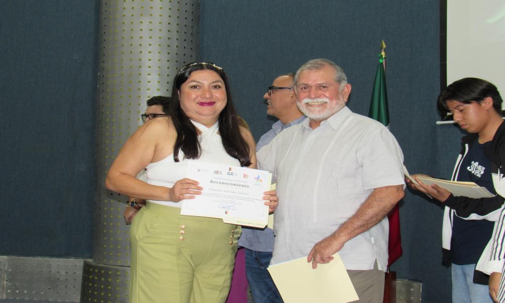 Entregan reconocimientos a agentes de paz en el Centro Universitario de la Costa