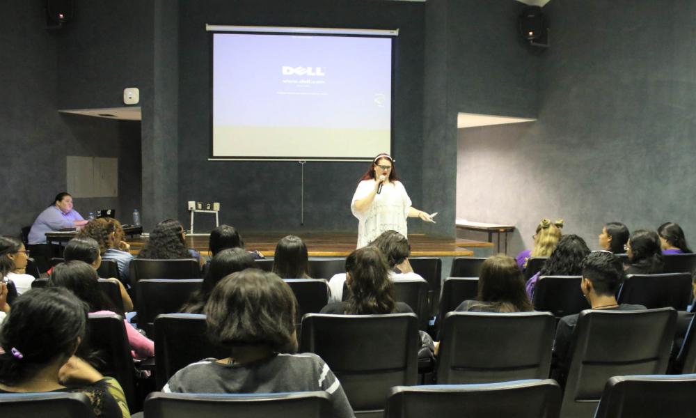 Con Eventos y Conferencias Celebran “El Día Internacional de la Mujer” en el CUCosta