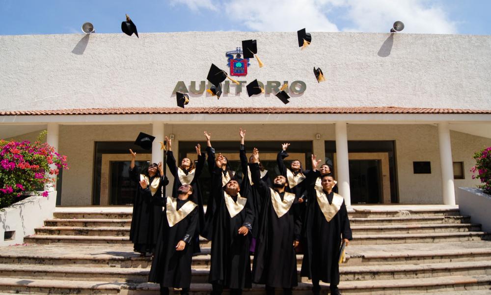 Egresa la décimo sexta generación de la Licenciatura en Biología del CUCosta, los graduandos jugarán un papel importante en la restauración de los ecosistemas.
