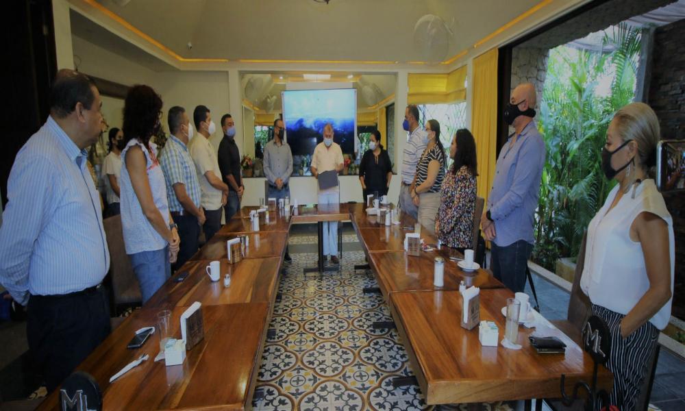 Reconocen a docentes por su trayectoria académica en CUCosta