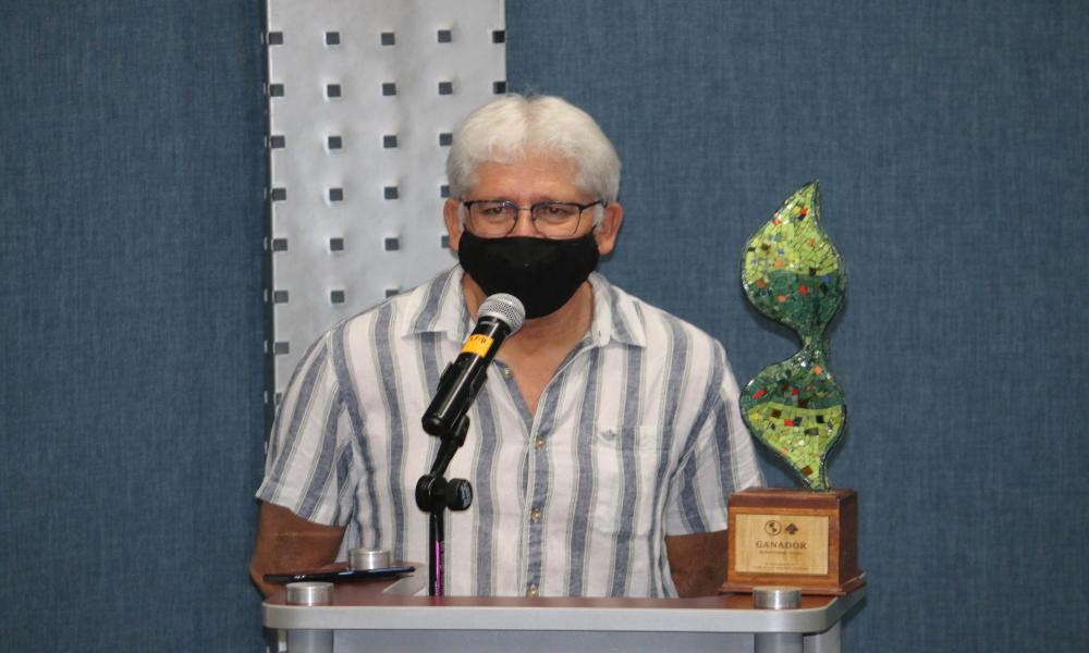 Entregan presea a ganadores de “Premios Latinoamérica Verde 2021