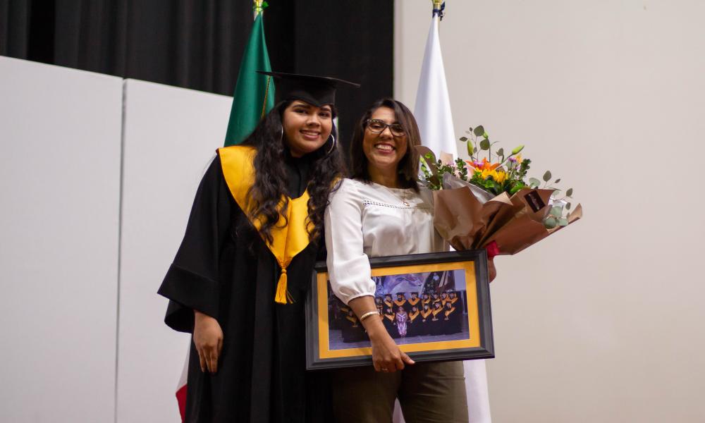 Egresa Generación de la Licenciatura en Diseño para la Comunicación Gráfica del CUCOSTA