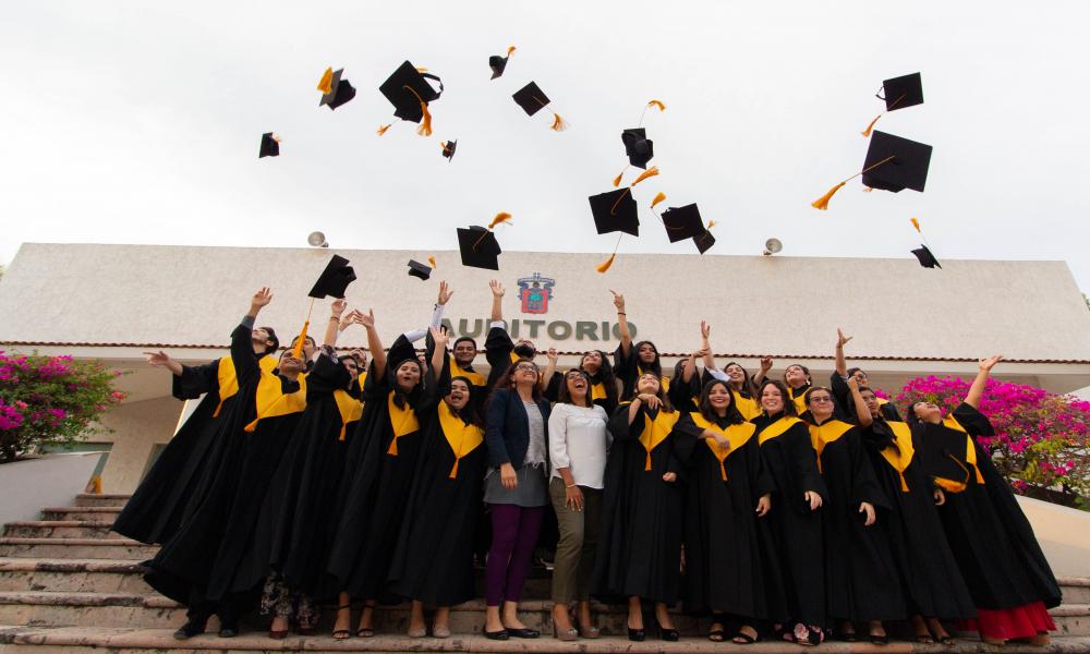 Egresa Generación de la Licenciatura en Diseño para la Comunicación Gráfica del CUCOSTA