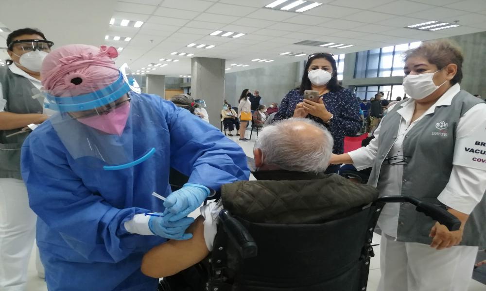 Aplican 1,338 vacunas vs COVID-19 en el CUCosta