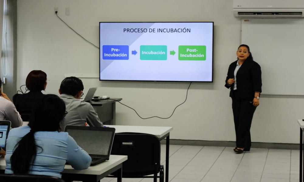 CUCosta sede del “Primer Coloquio de Intercentros de Emprendimiento de Negocios”.