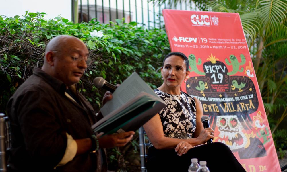 FICPV entrega “La Iguana de Oro” a Blanca Guerra