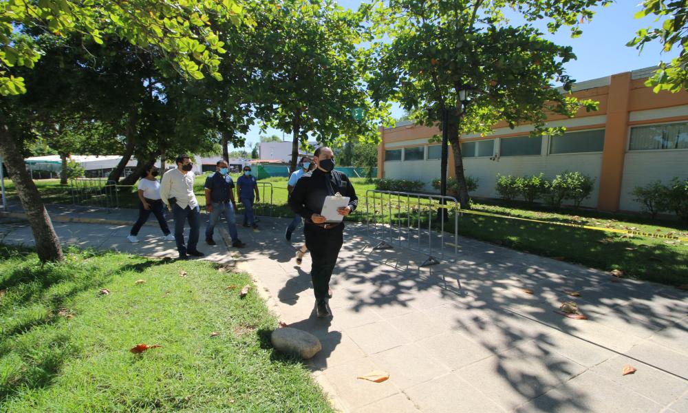 Recibe CUCosta Distintivo de Área Segura, primero en la red universitaria