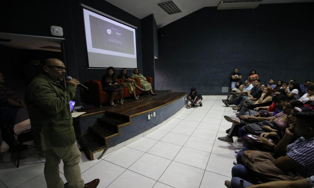 En el CUCosta Impartieron la Conferencia “Economía Feminista, Nuevos Retos del Trabajo en el Siglo XXI”