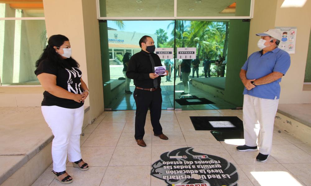 Recibe CUCosta Distintivo de Área Segura, primero en la red universitaria