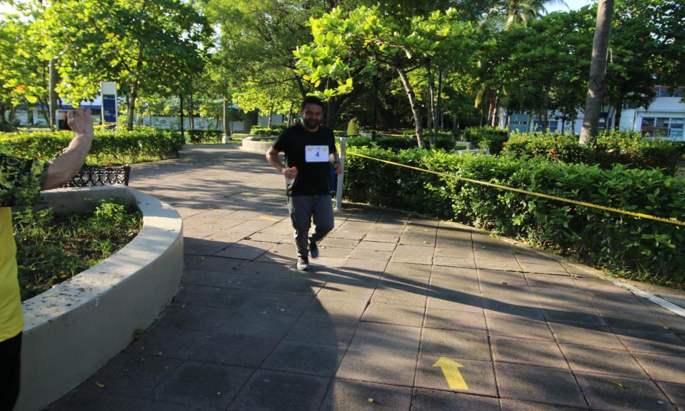 Todo un éxito la 4ta. Carrera Leones Negros Puerto Vallarta en formato híbrido